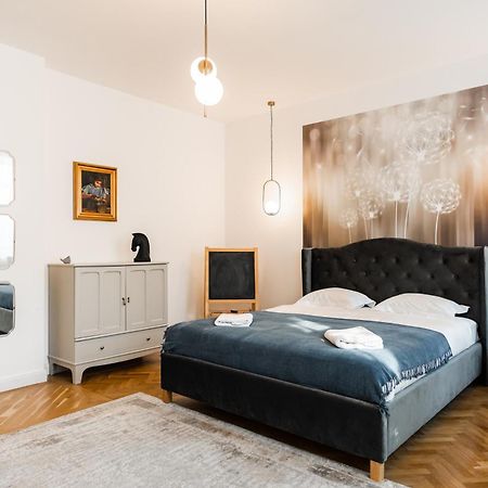 Lara'S Loft Apartment Brasov Ngoại thất bức ảnh